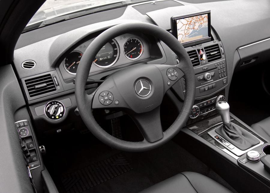  Mercedes-Benz C-Class 2007 года  (US) (фото 28 из 63)